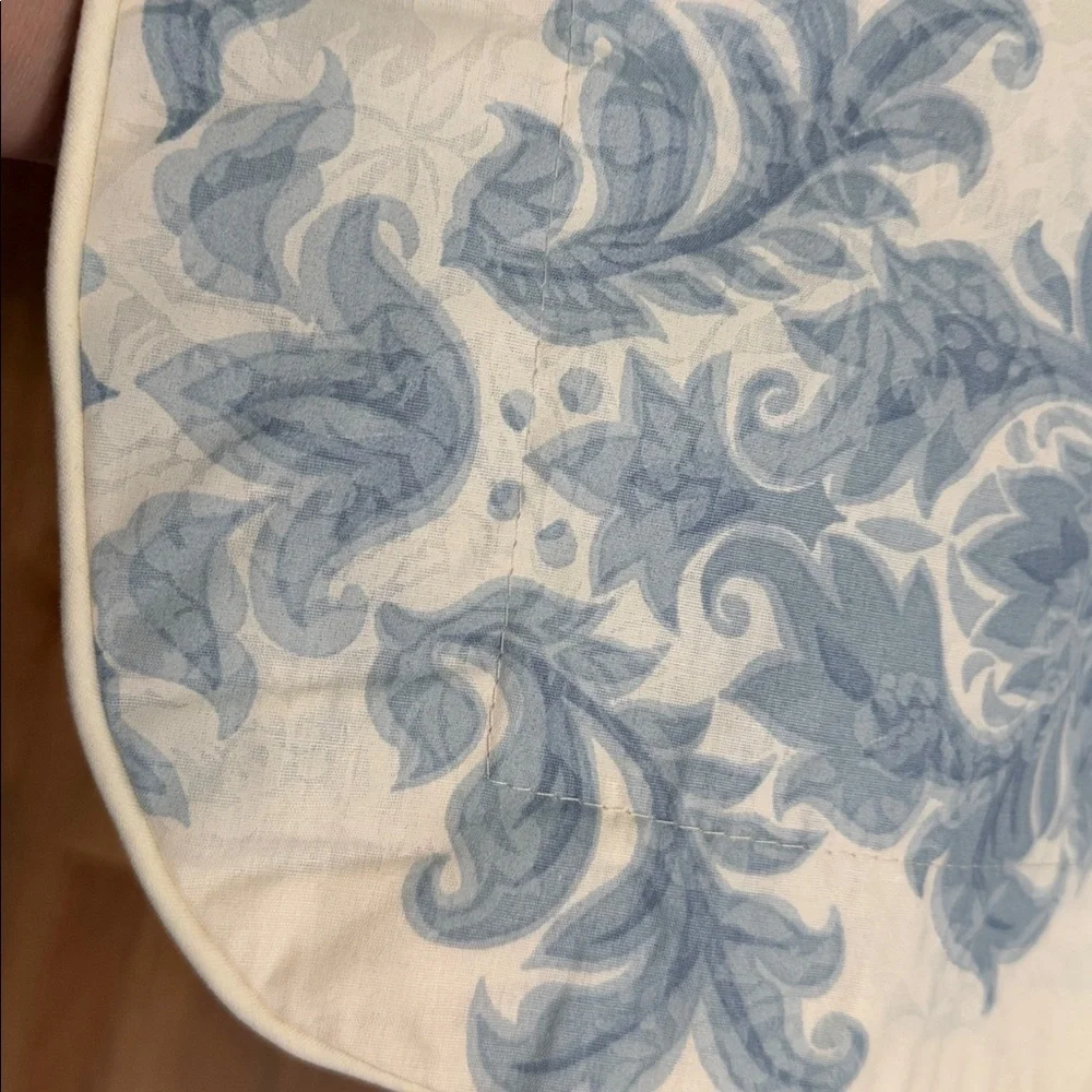 Jessica McClintock vintage blue white King floral pillowcases Cotton/Poly Damask